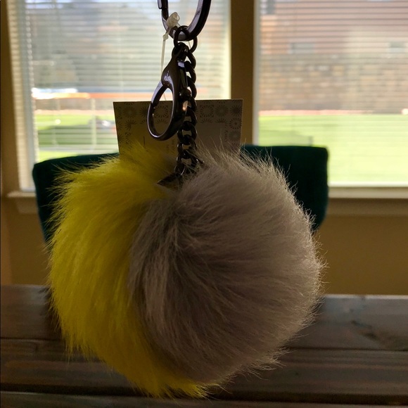 COPY - UGG Toscana Two Tone Pom Key Chain - Picture 5 of 5